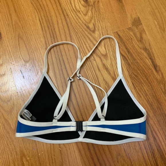 Hoaka Swimwear Top - Picture 2 of 3